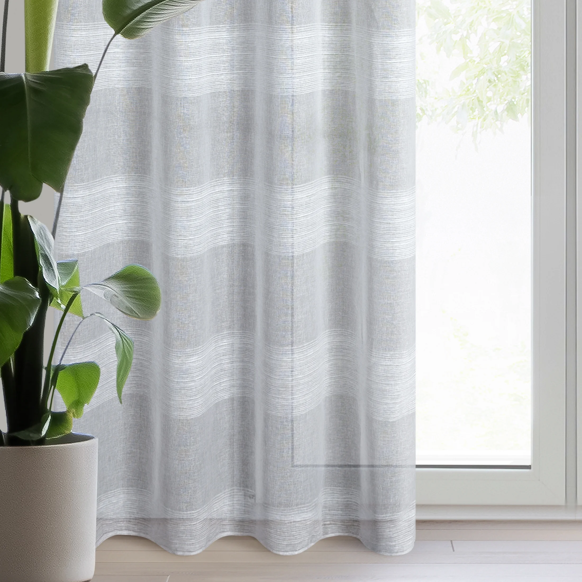 Firana srebrna zdobiona szenilowymi pasami 140x250 cm przelotka AGATA