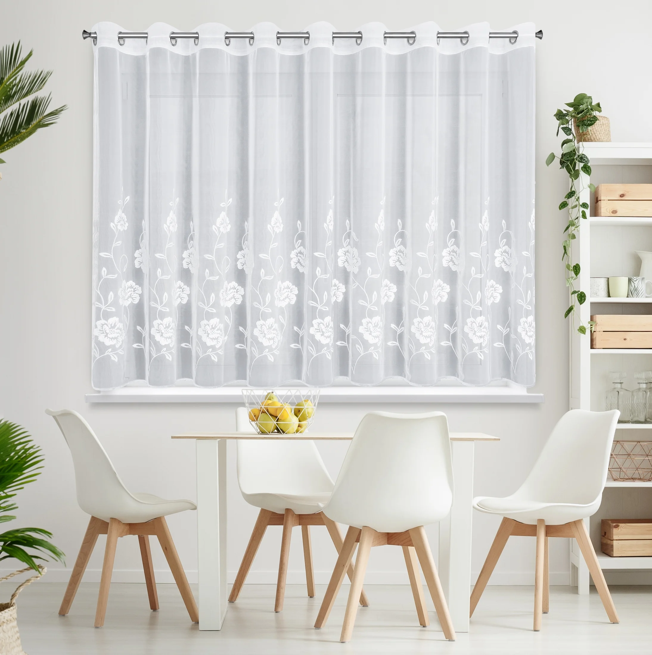 Firana biała z drobnej siateczki zdobiona haftowanymi kwiatami 350x150 cm przelotka NATALI | eurofirany