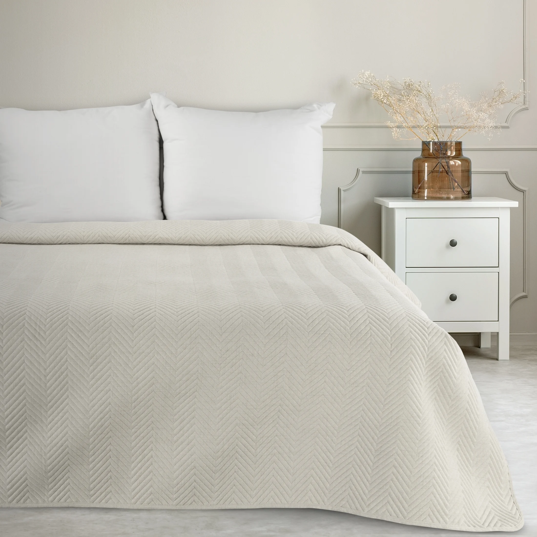 Narzuta z tkaniny o strukturze lnu kremowa 220x240 cm pikowana w wzór jodełki LEN 3 Eurofirany Premium |