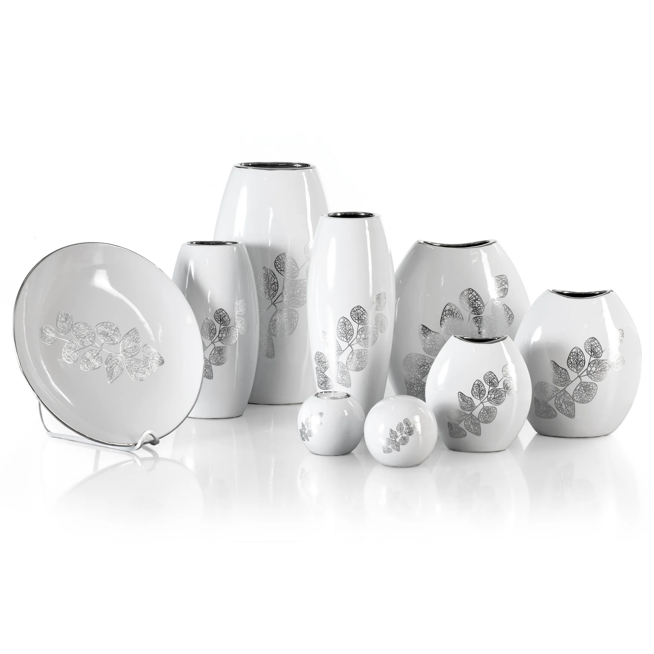 Wazon ceramiczny z nadrukiem ażurowej srebrnej gałązki