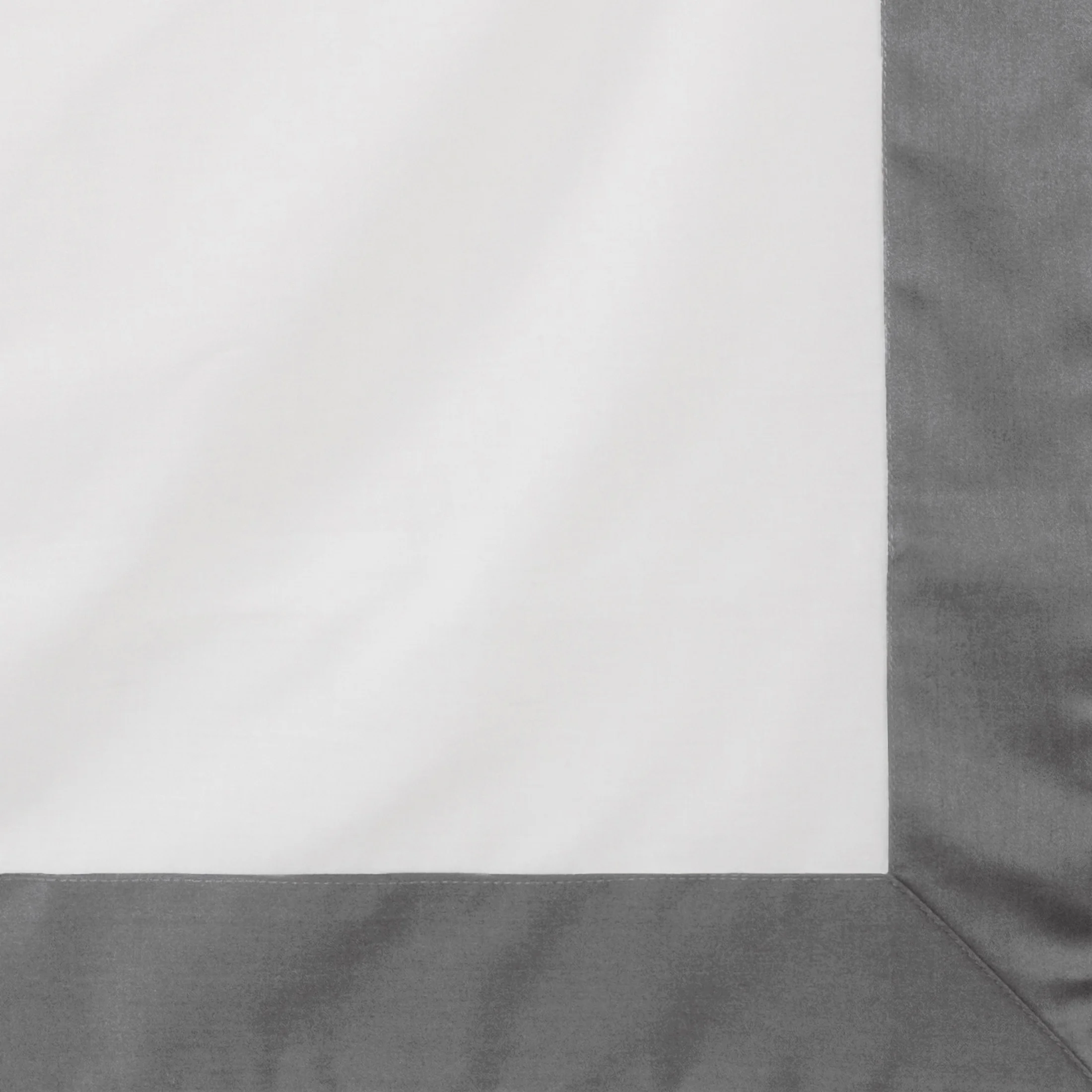 Pościel satynowa 220x200 cm komplet 3 częściowy kolor biały, popielaty z kontrastującym obszyciem LAURA