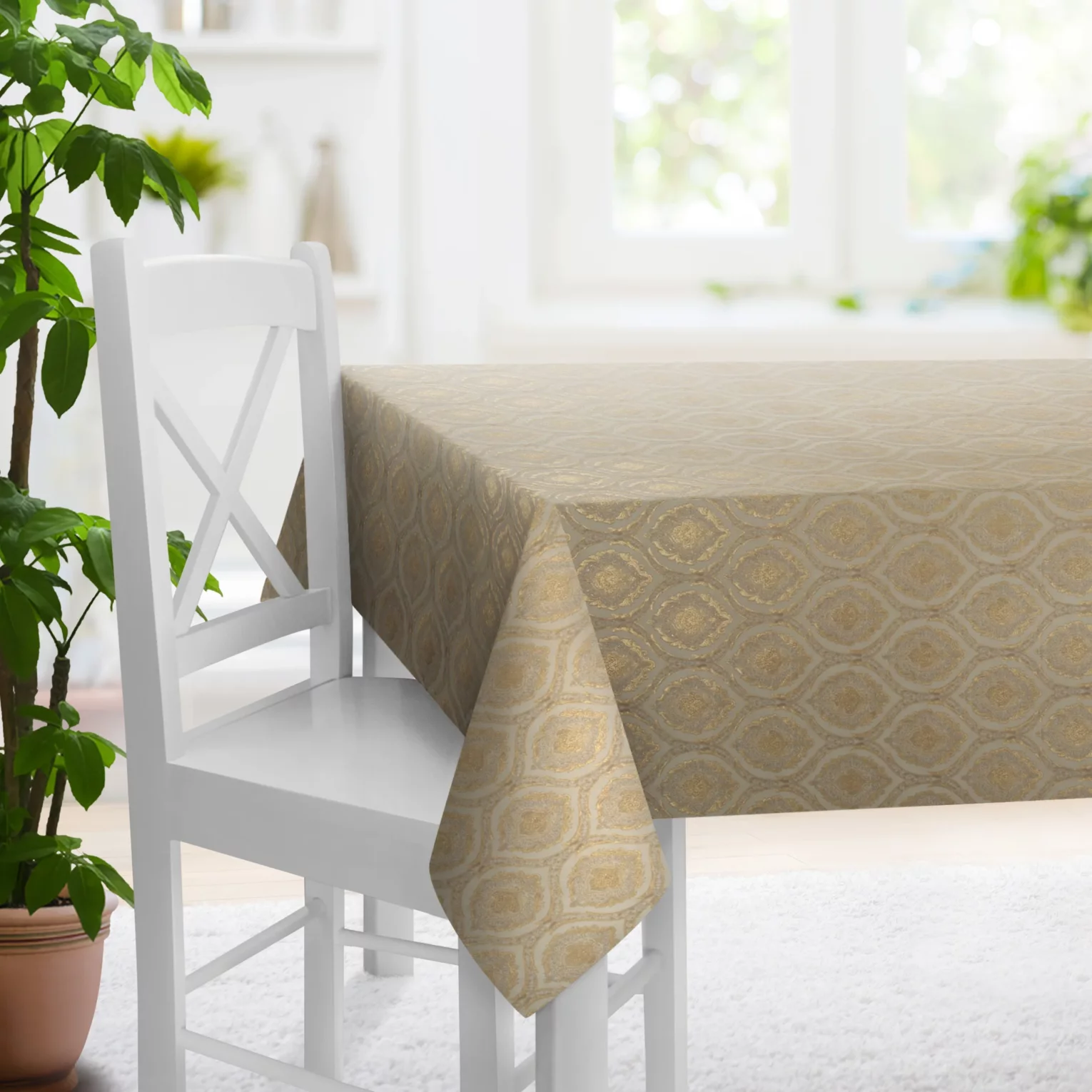 Obrus na wymiar złoty z szenilowej tkaniny w klasyczny wzór ornamentowy przetykany błyszczącą nicią Italissima Eva Minge
