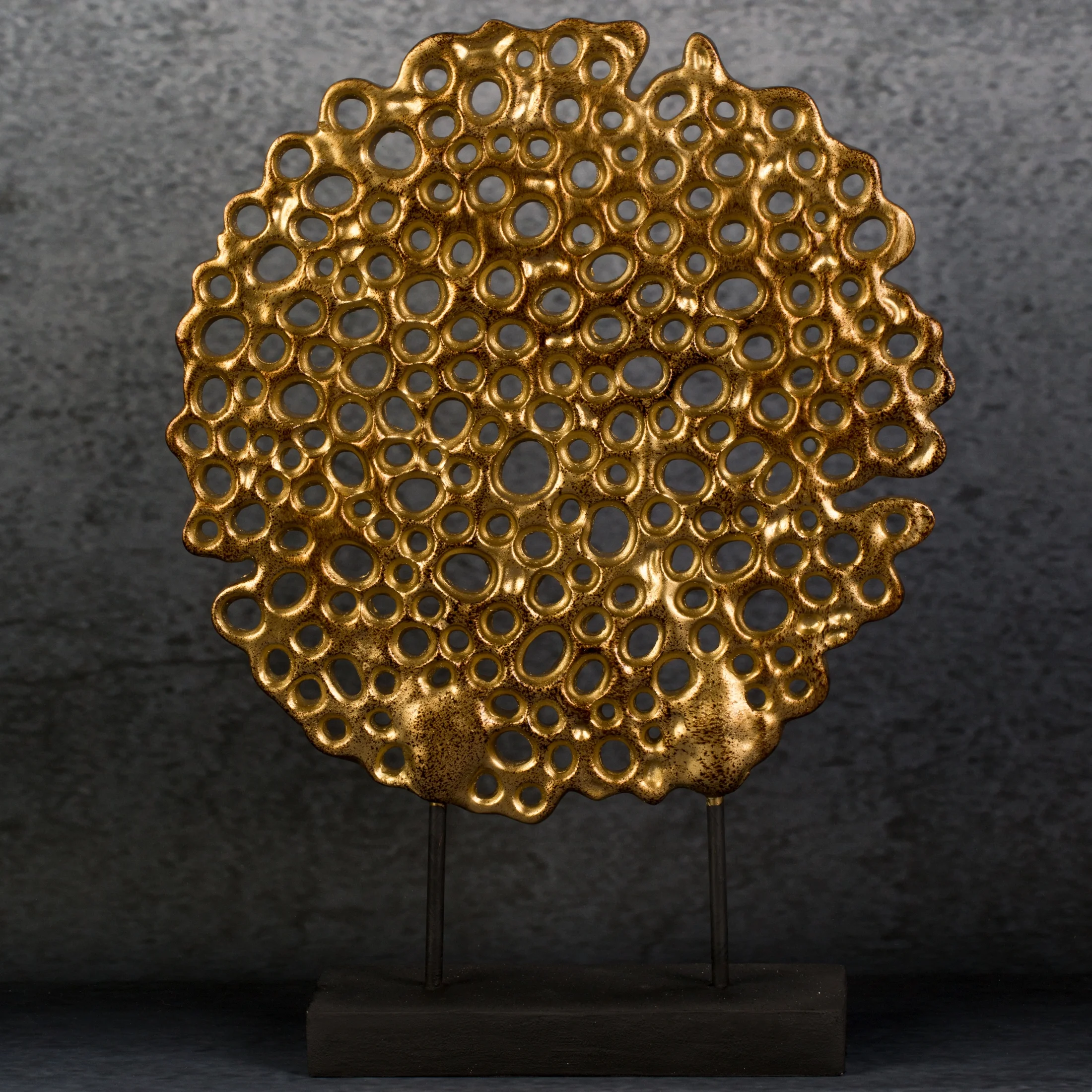 Figurka ażurowa złota 28x7x37 cm DORIA