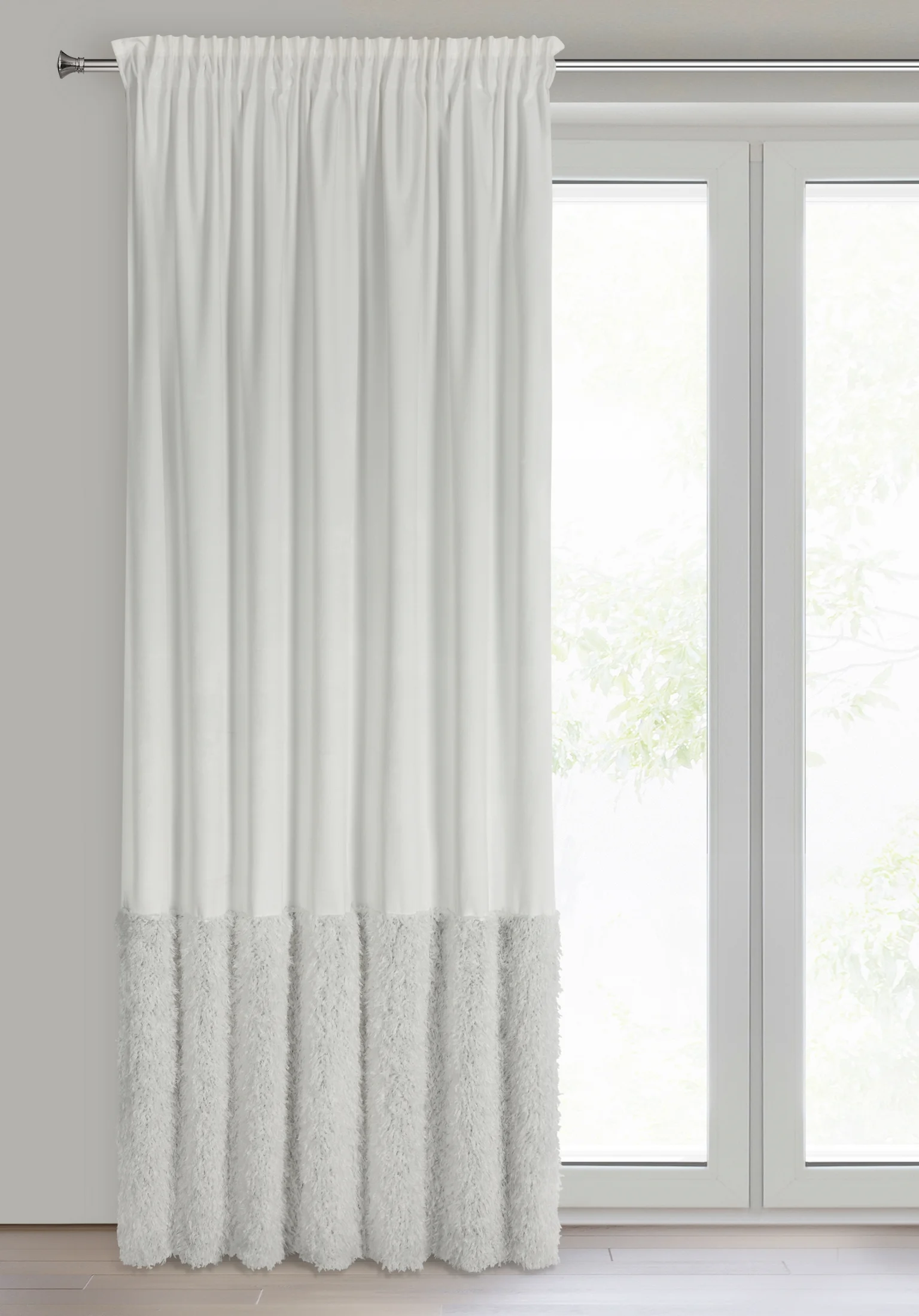 Zasłona biała zdobiona futerkiem 140x270 cm taśma - MARION