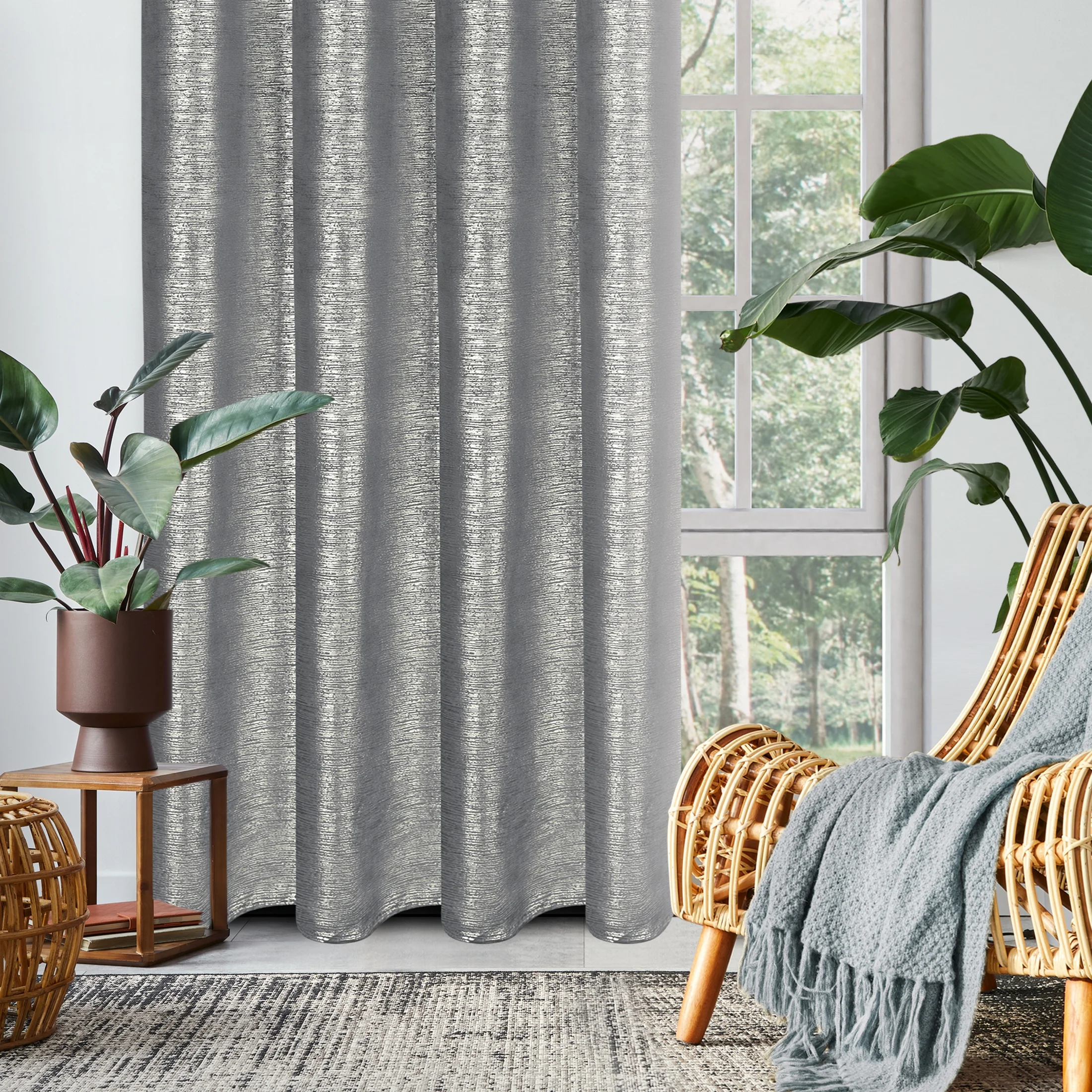 Zasłona welwetowa grafitowa z prążkowanym złotym wzorem 140x250 cm przelotka - AMABEL | eurofirany