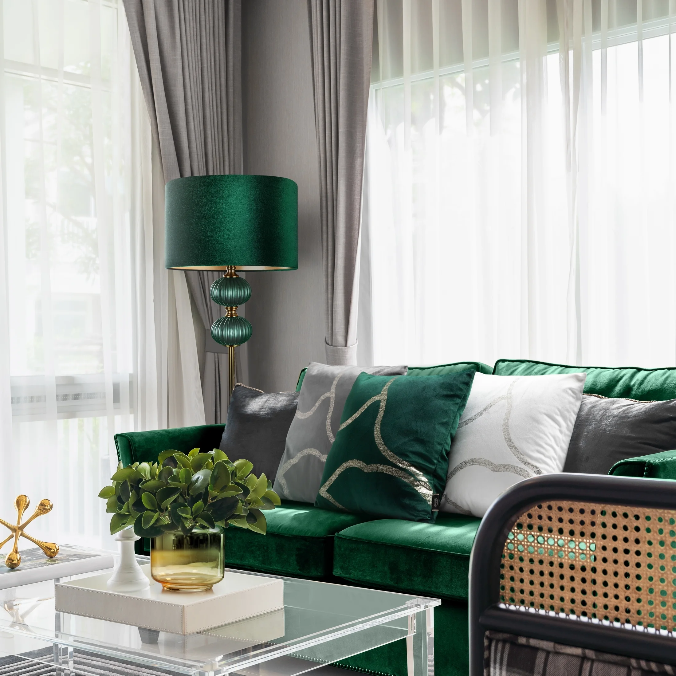 Poszewka na poduszkę 45x45 cm welwetowa ciemnoturkusowa z nowoczesnym złocistym nadrukiem BLINK 40