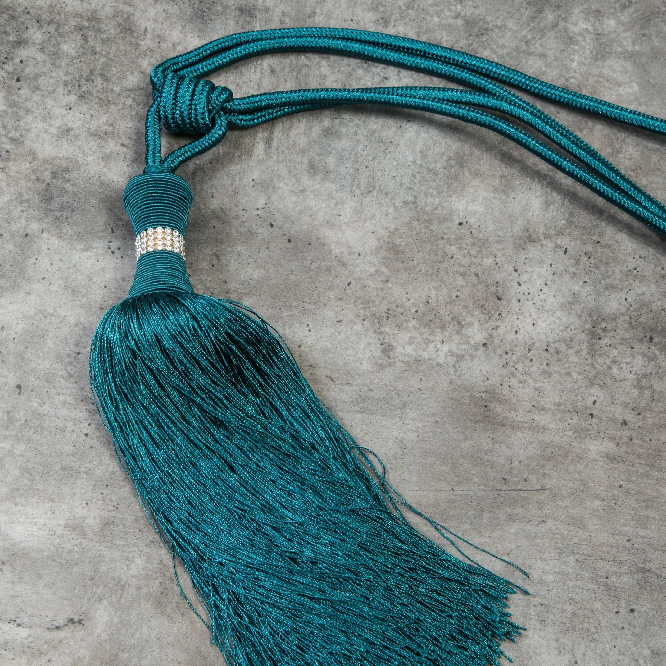 Dekoracyjny sznur do zasłon SUSANE upinacz z chwostem i drobnymi kryształkami