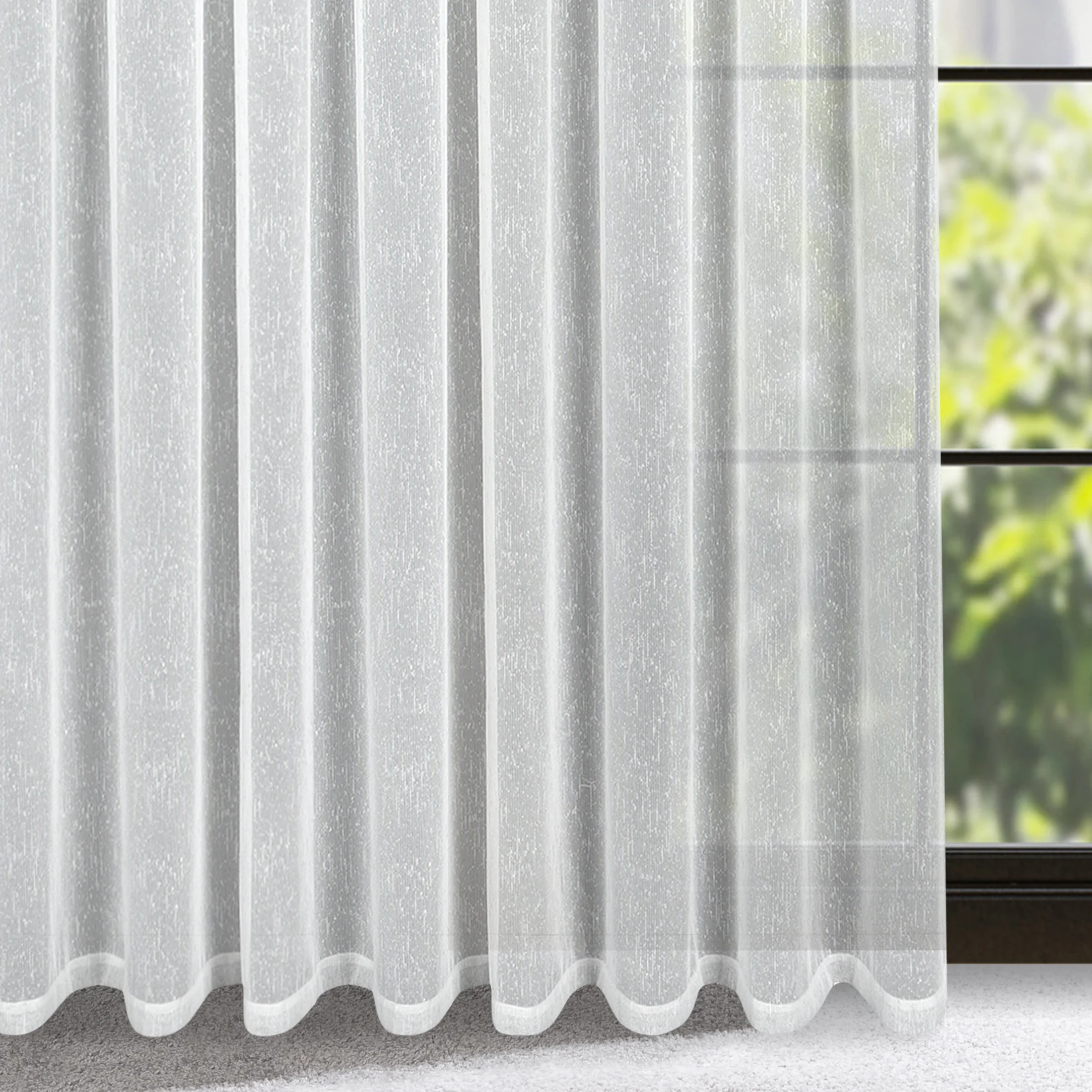 Firana biało, srebrna o strukturze drobnego deszczyku przetykana srebrną nicią 300x250 cm taśma KELLY | eurofirany