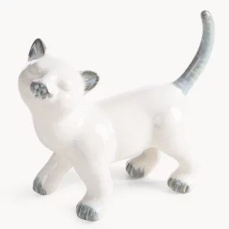 Figurka dekoracyjna kot kremowa 21x9x18 cm AVANI