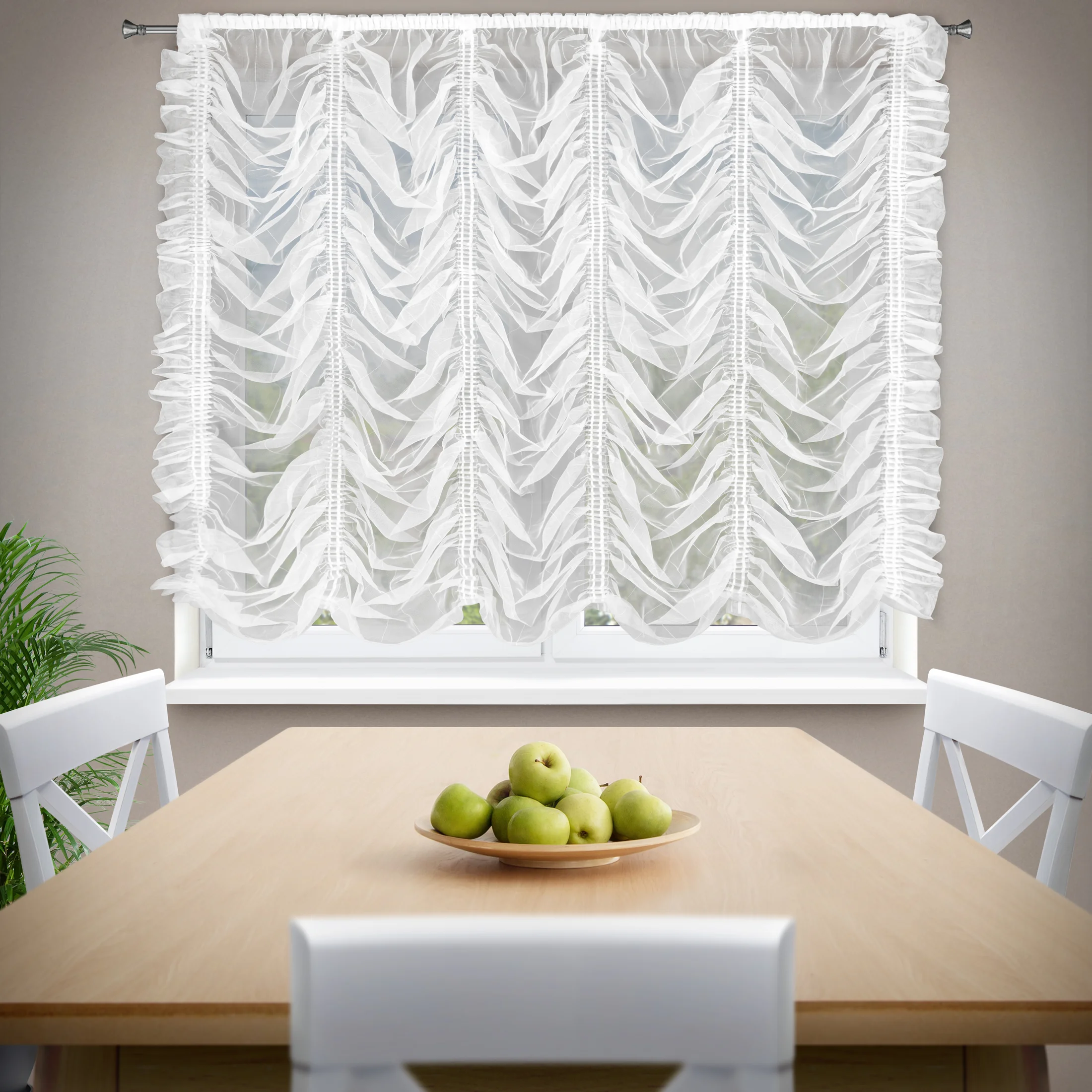 Firana biała marszczona w pionie układająca się w lekkie fale 140x150 cm