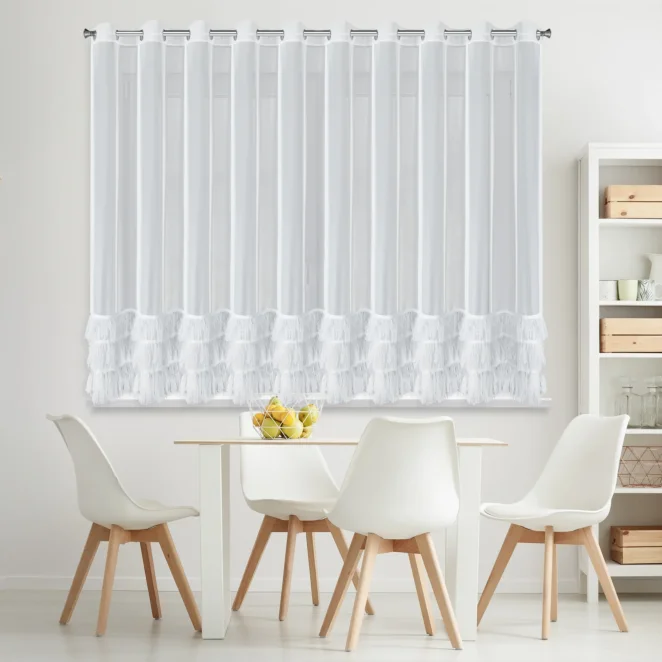 Firana biała z drobnej siateczki z fantazyjną aplikacją 400x160 cm przelotka - ARABELLA