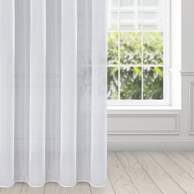 Firana biała z gładkiego mlecznego woalu wykończona szwem obciążającym VIOLET 400x180 cm przelotka