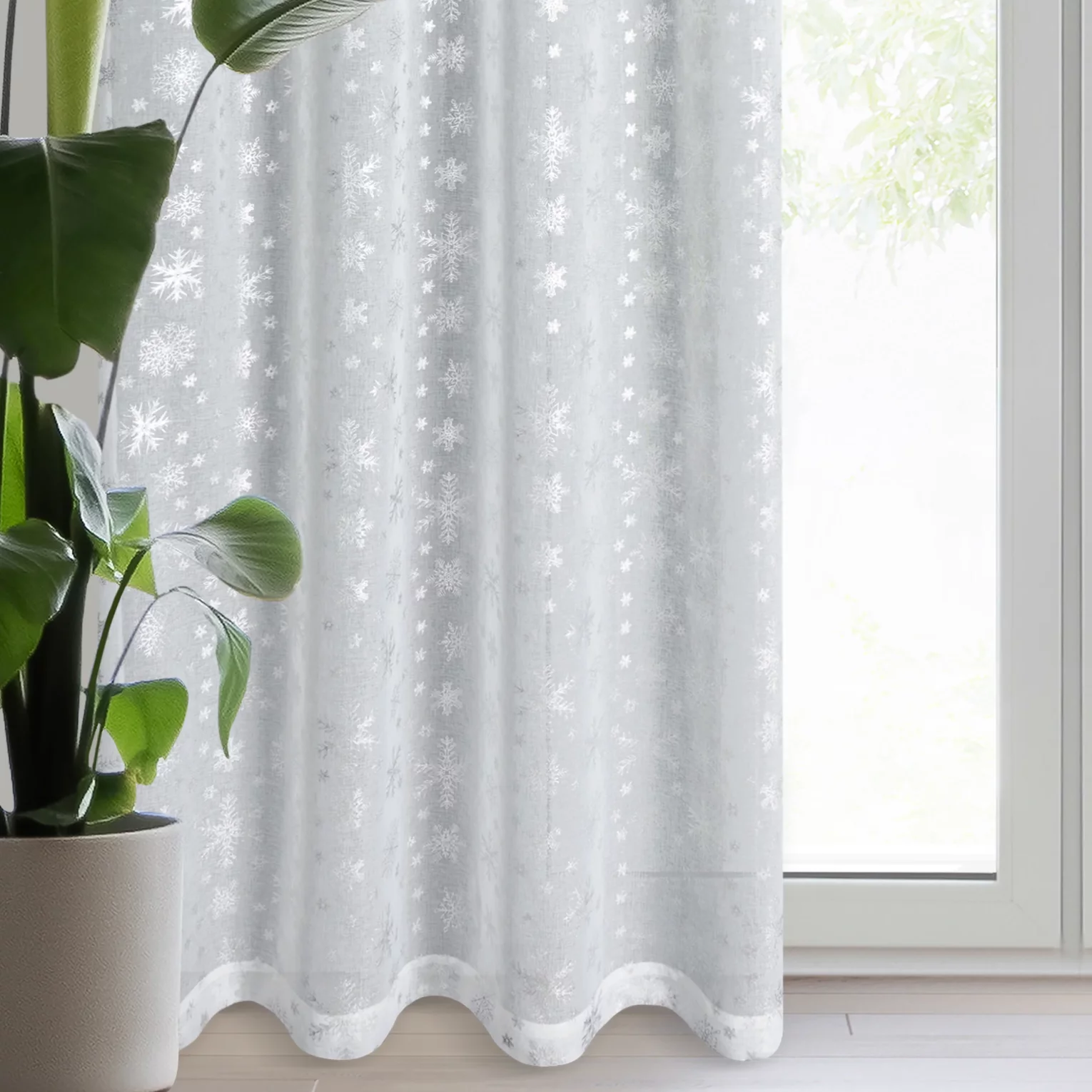 Firana biało, srebrna z etaminy zdobiona śnieżynkami 140x250 cm przelotka SNOW