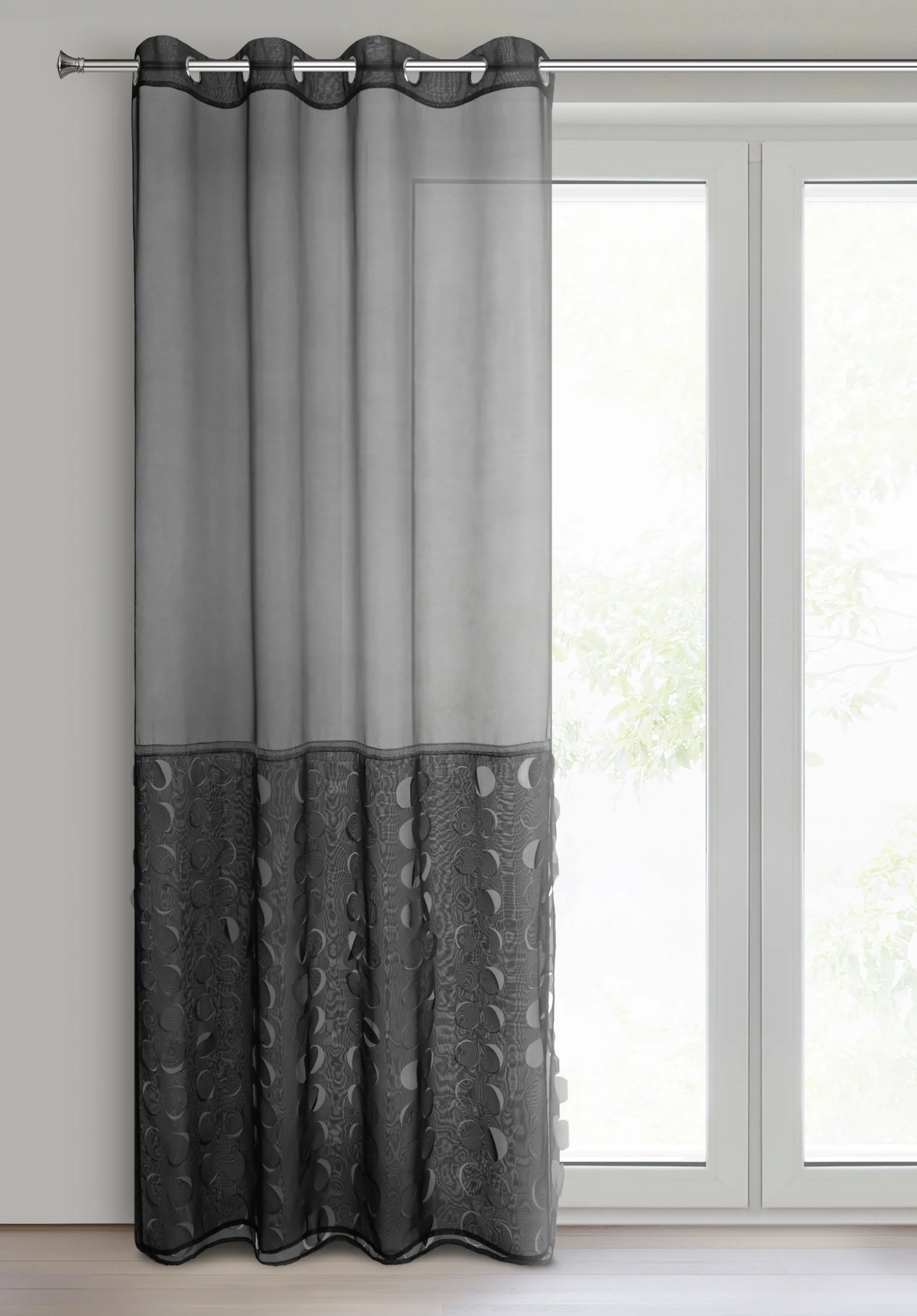 Firana czarna z delikatnego woalu zdobiona wycinanym laserowo wzorem 140x250 cm przelotka DEBORA
