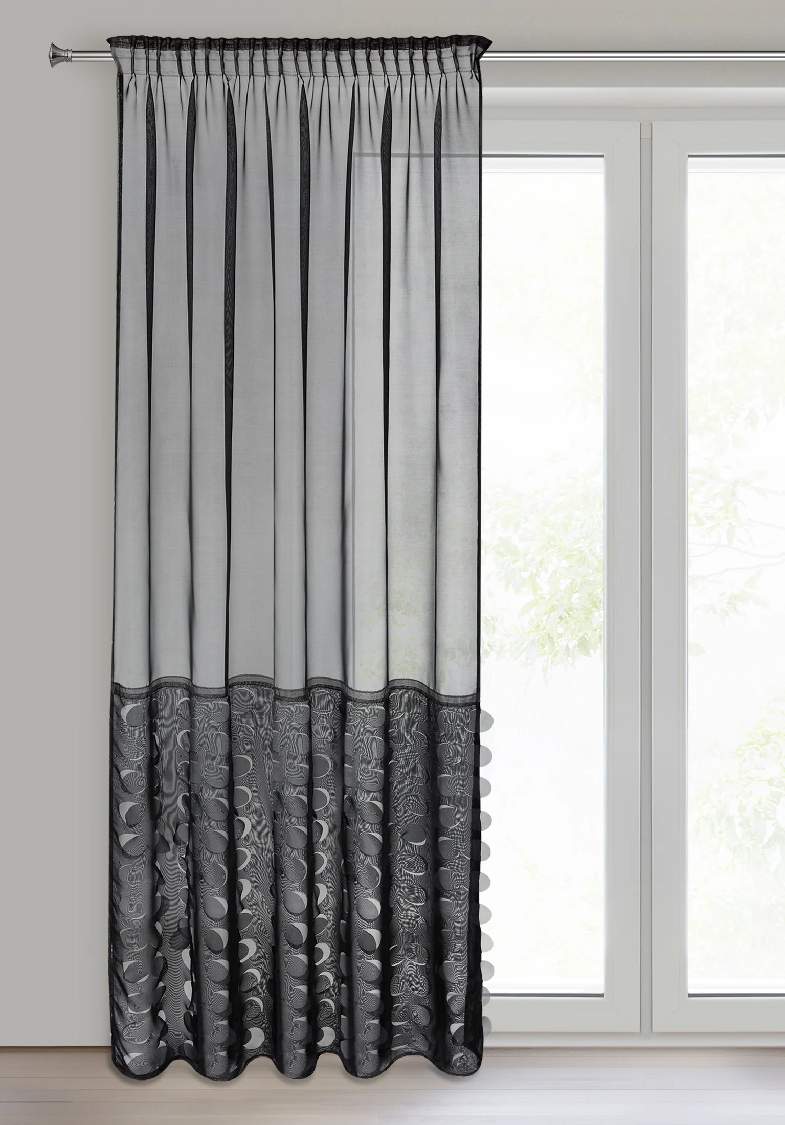Firana czarna z delikatnego woalu zdobiona wycinanym laserowo wzorem 140x270 cm taśma DEBORA