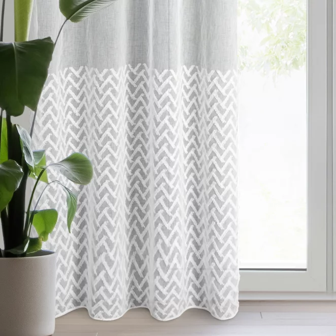Firana biała z etaminy zdobiona pasem trójwymiarowego wzoru geometrycznego 140x250 cm przelotka MELI 2