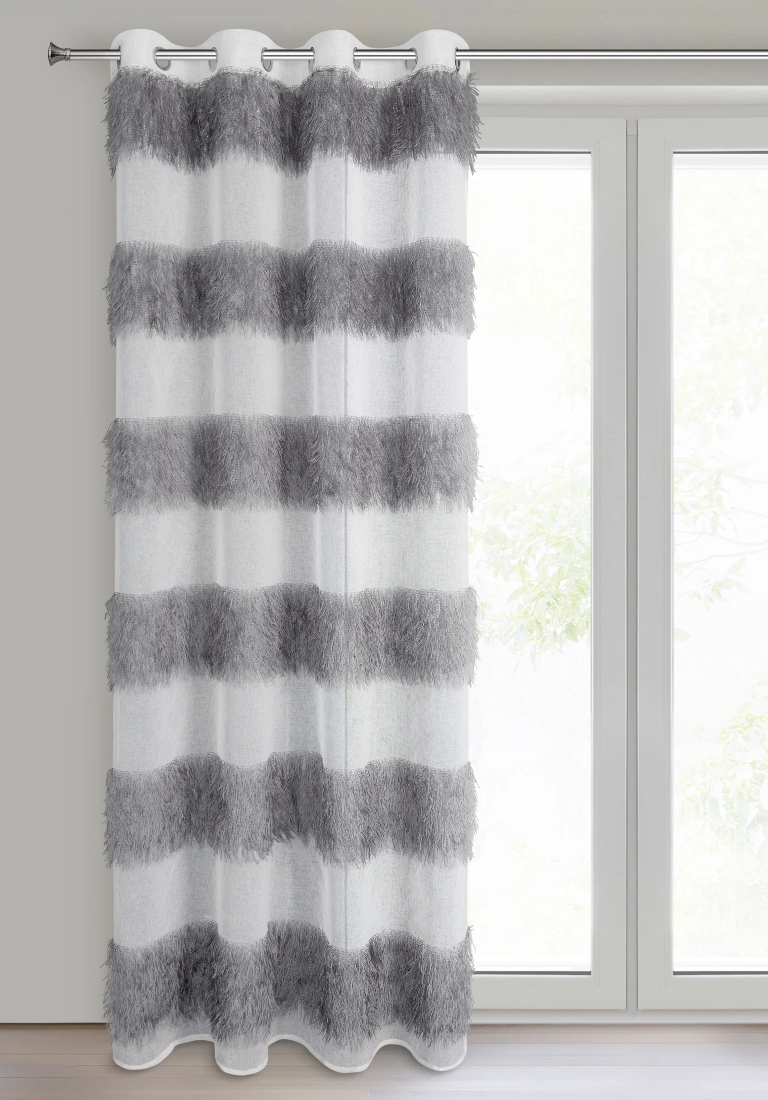 Firana biało, srebrna z etaminy zdobiona moherową nicią 140x250 cm przelotka MARGARET
