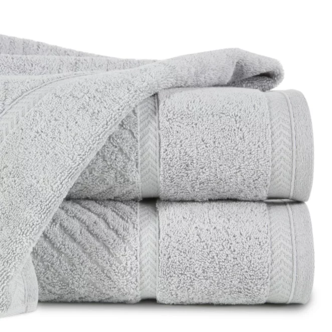 Ręcznik kąpielowy 50x90 cm bawełniany kolor srebrny ze wzorem zygzaka 500 g/m2 KALIA Reina Line