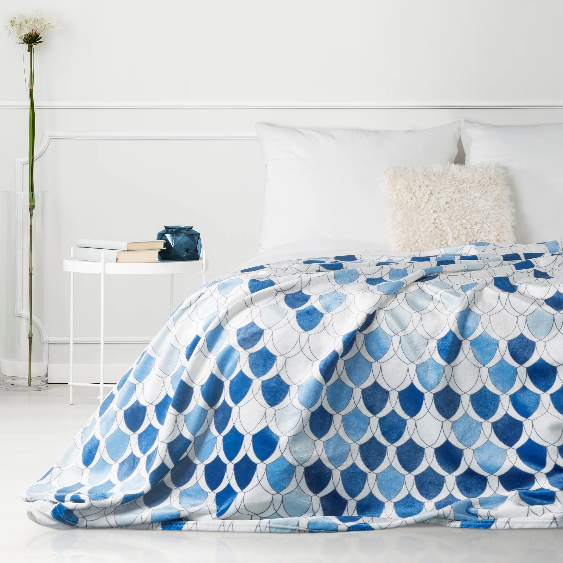 DESIGN 91 Koc KLOE biało-niebieskie łuski