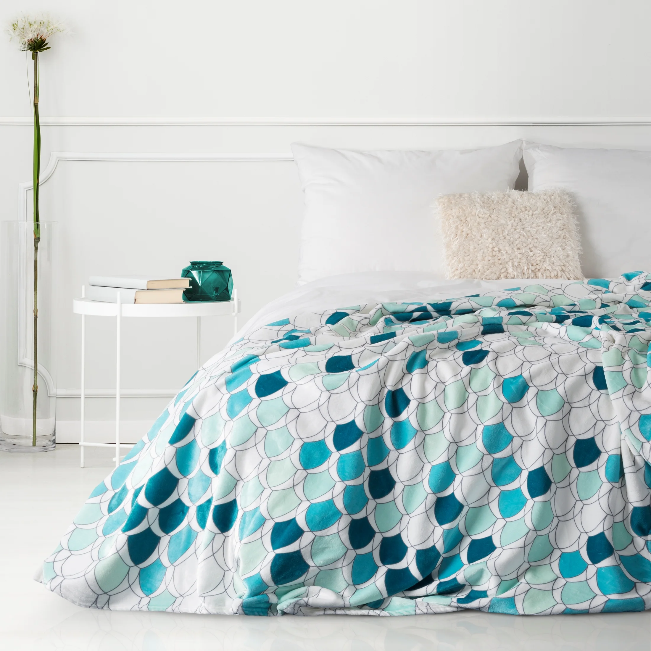DESIGN 91 Koc KLOE w biało-miętowe łuski