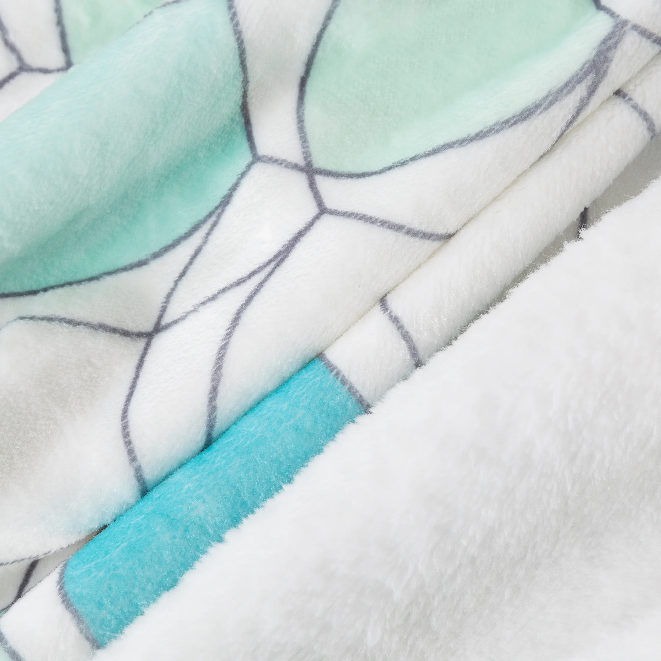 DESIGN 91 Koc KLOE w biało-miętowe łuski