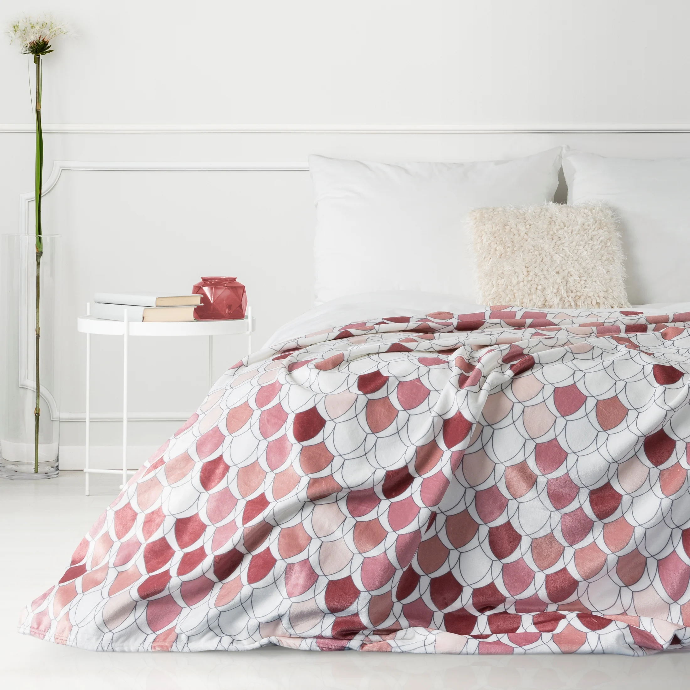 DESIGN 91 Koc KLOE w biało-miętowe łuski
