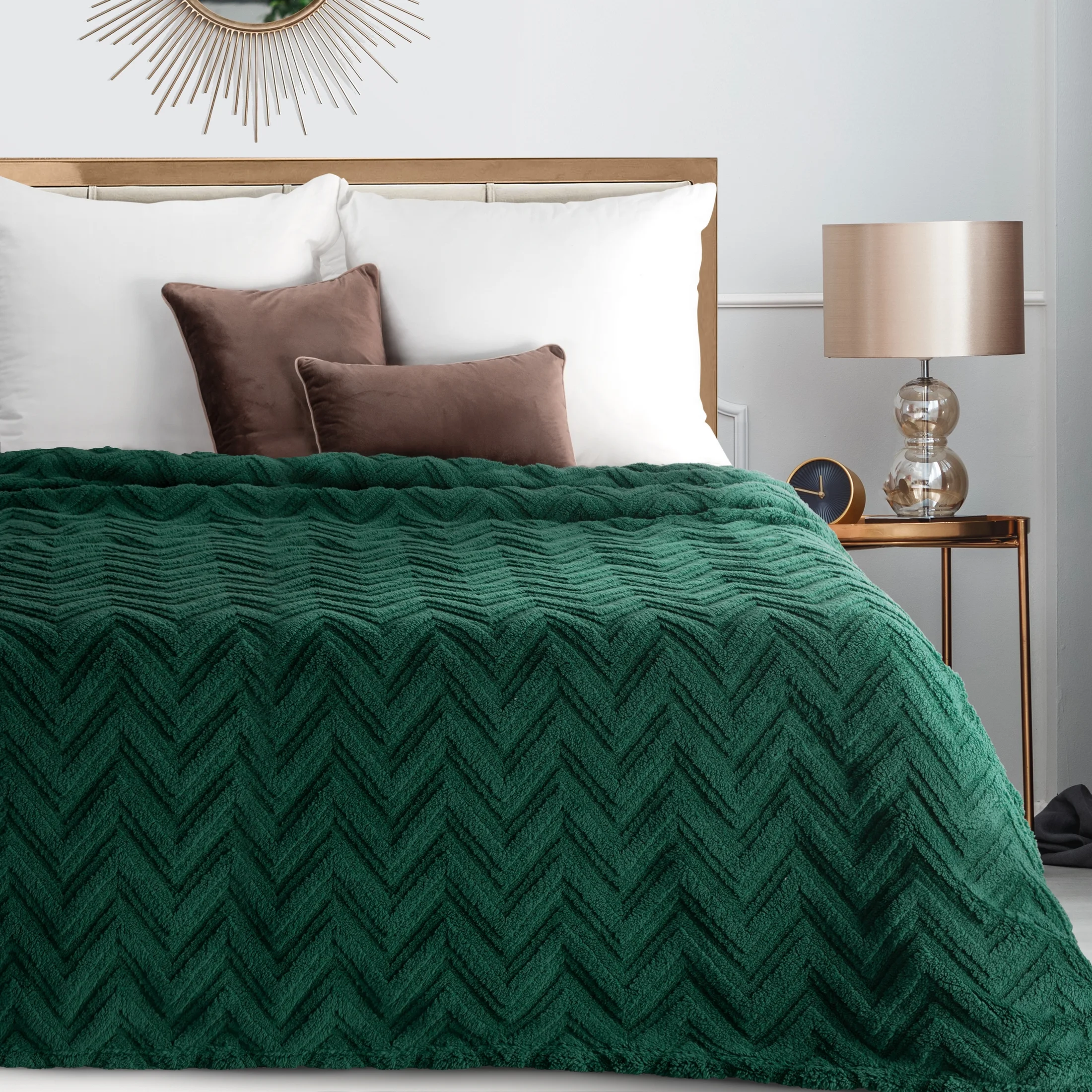 Koc flano 170x210 cm ciemnozielony zdobiony wytłaczanym 3D wzorem jodełki JODŁA design 91