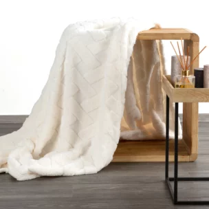 Koc flano 170x210 cm kremowy zdobiony wytłaczanym wzorem CARO Design 91