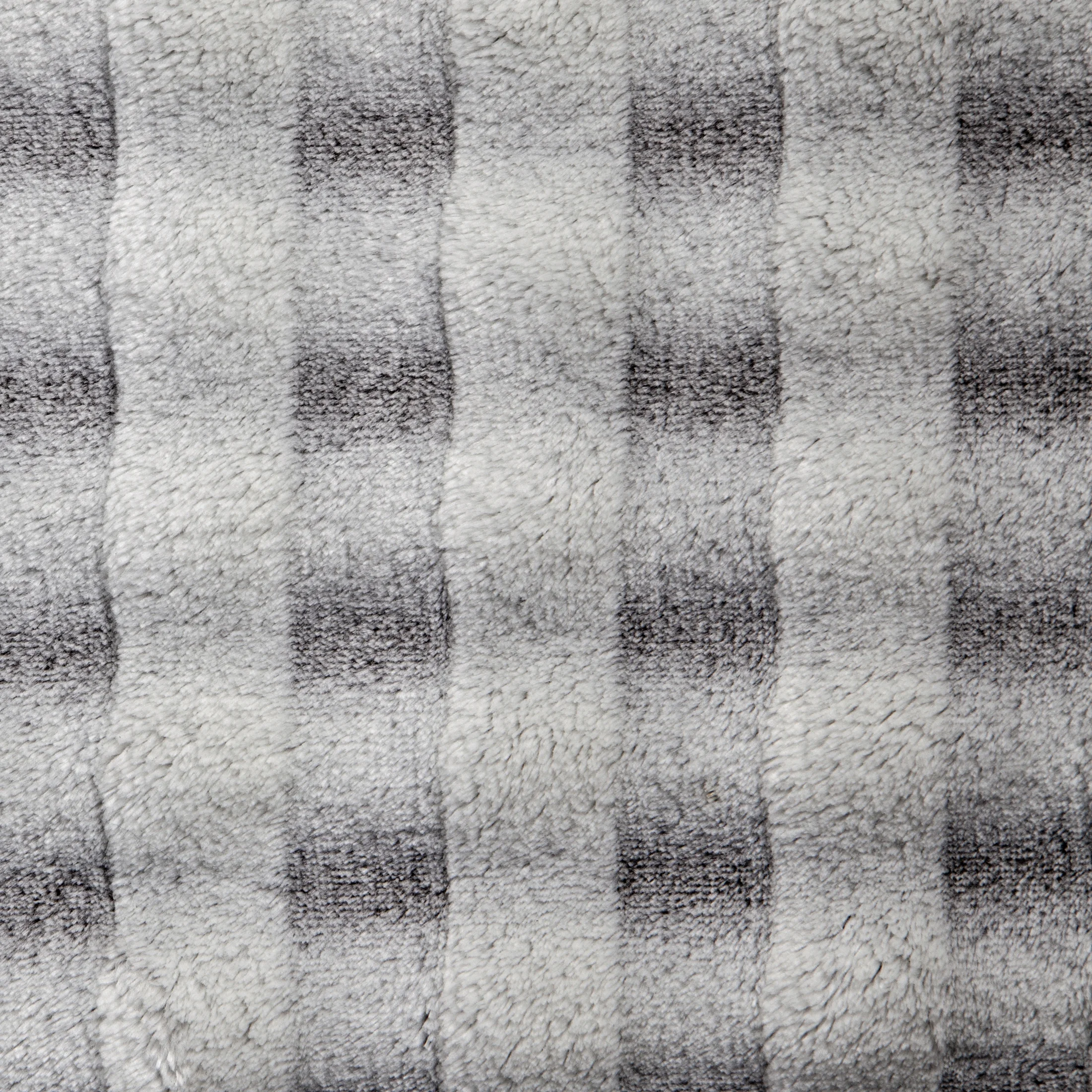 Koc-narzuta na fotel flano 200x220 cm beżowy zdobiony wytłaczanym 3D wzorem kostki KOSTKA design 91