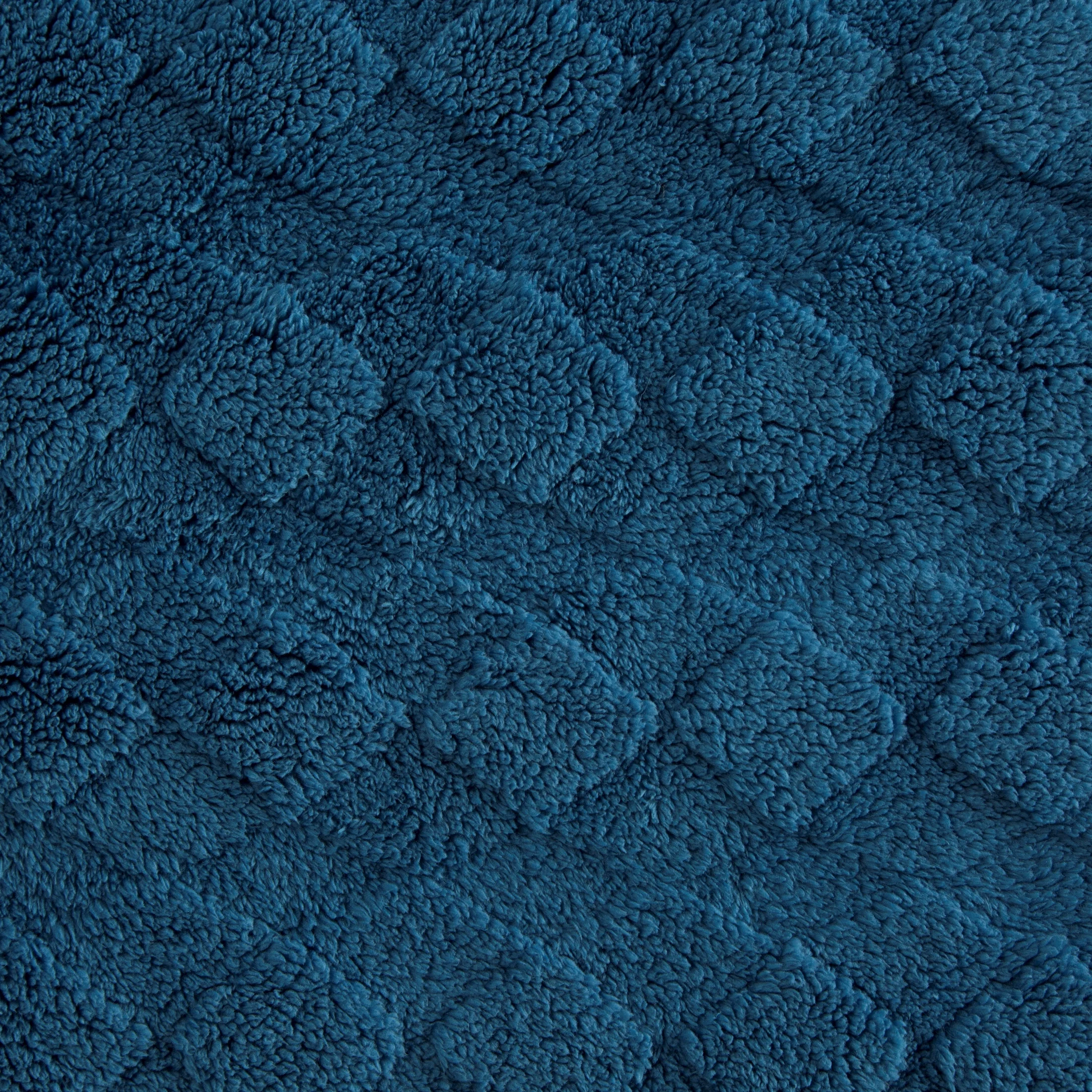 Koc-narzuta na fotel flano 70x160 cm granatowy zdobiony wytłaczanym 3D wzorem NANCY design 91