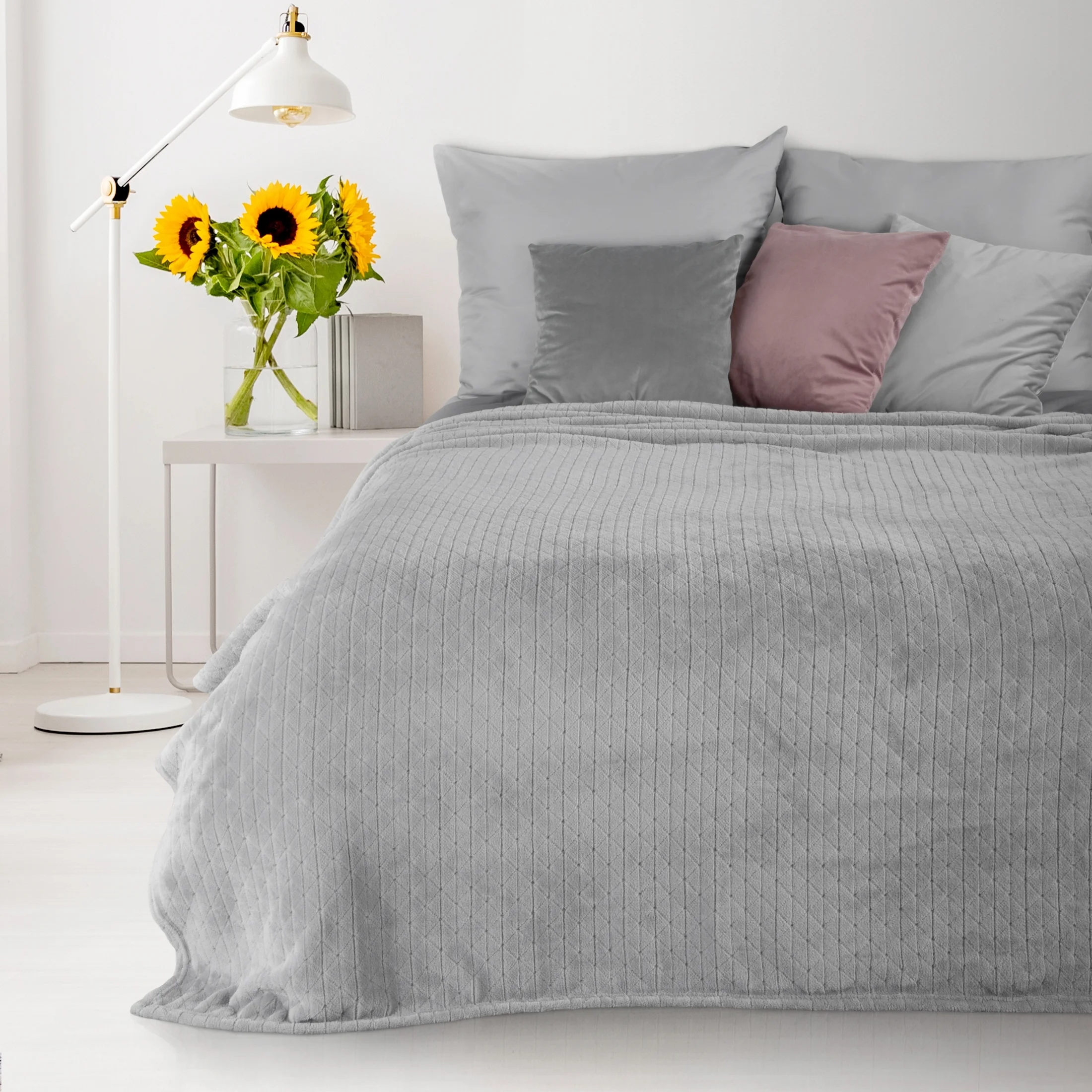 DESIGN 91 Koc CINDY 4 miękki i miły w dotyku z wytłaczanym wzorem