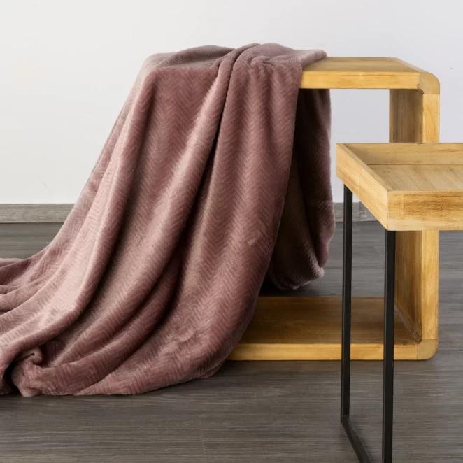 Koc 170x210 cm ceglasty miękki w dotyku z wytłaczanym wzorem jodełki CINDY 5 Design 91