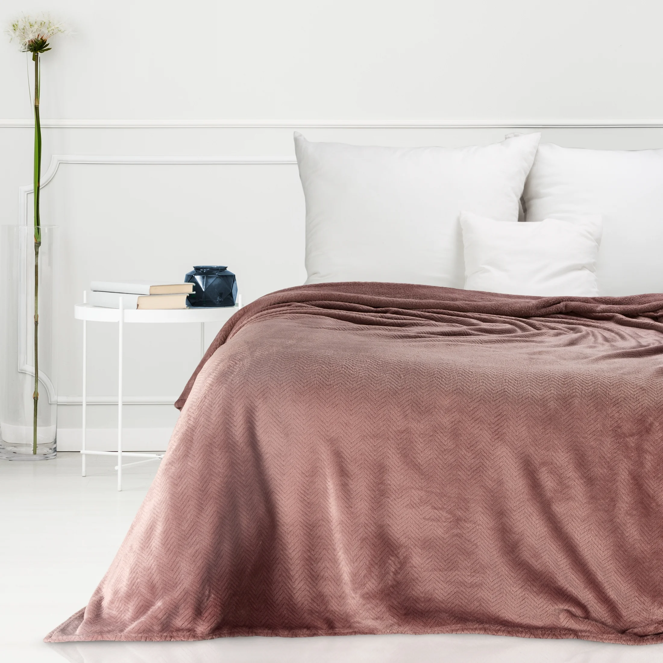 Koc 200x220 cm ceglasty miękki w dotyku z wytłaczanym wzorem jodełki CINDY 5 Design 91