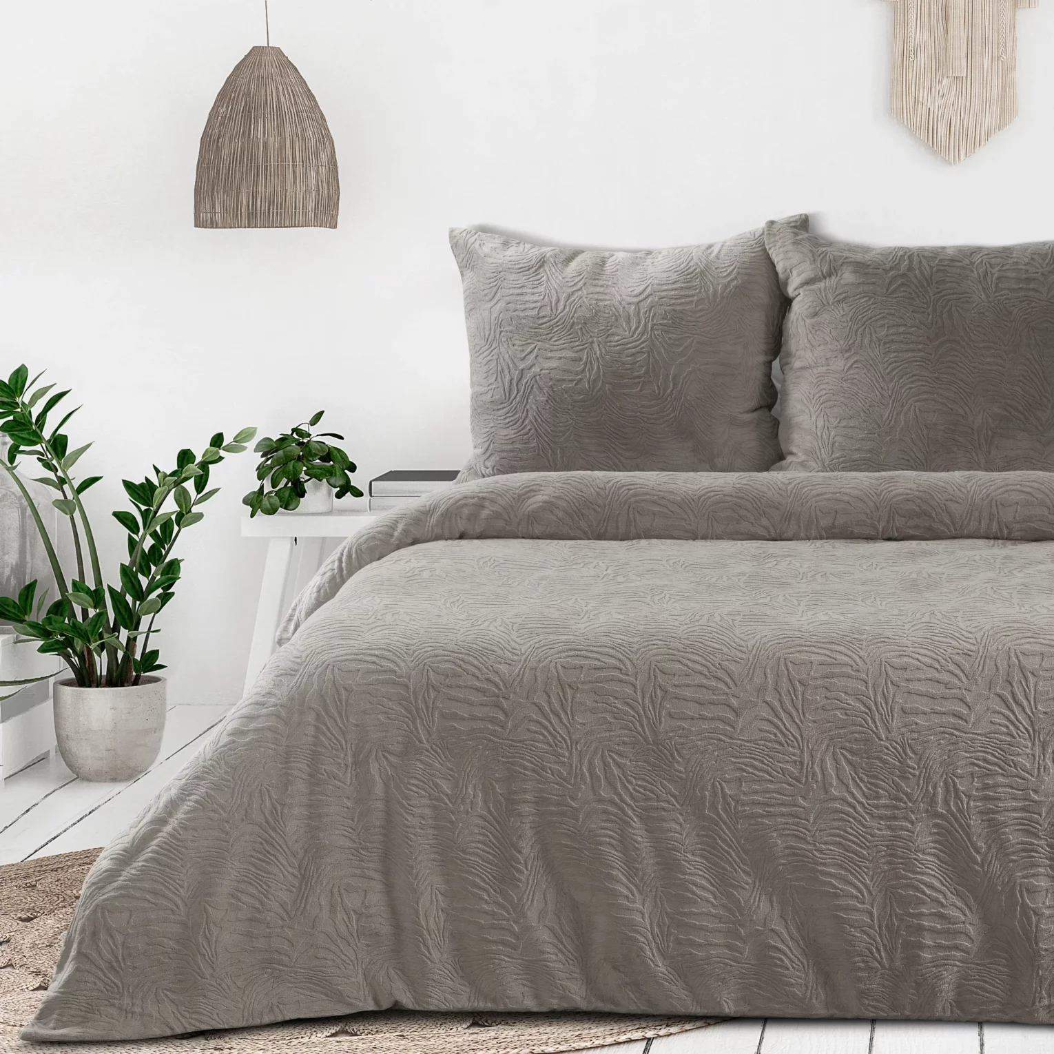Pościel welwetowa 220x200 cm komplet 3 częściowy kolor beżowy z wytłaczanym wzorem FLANO