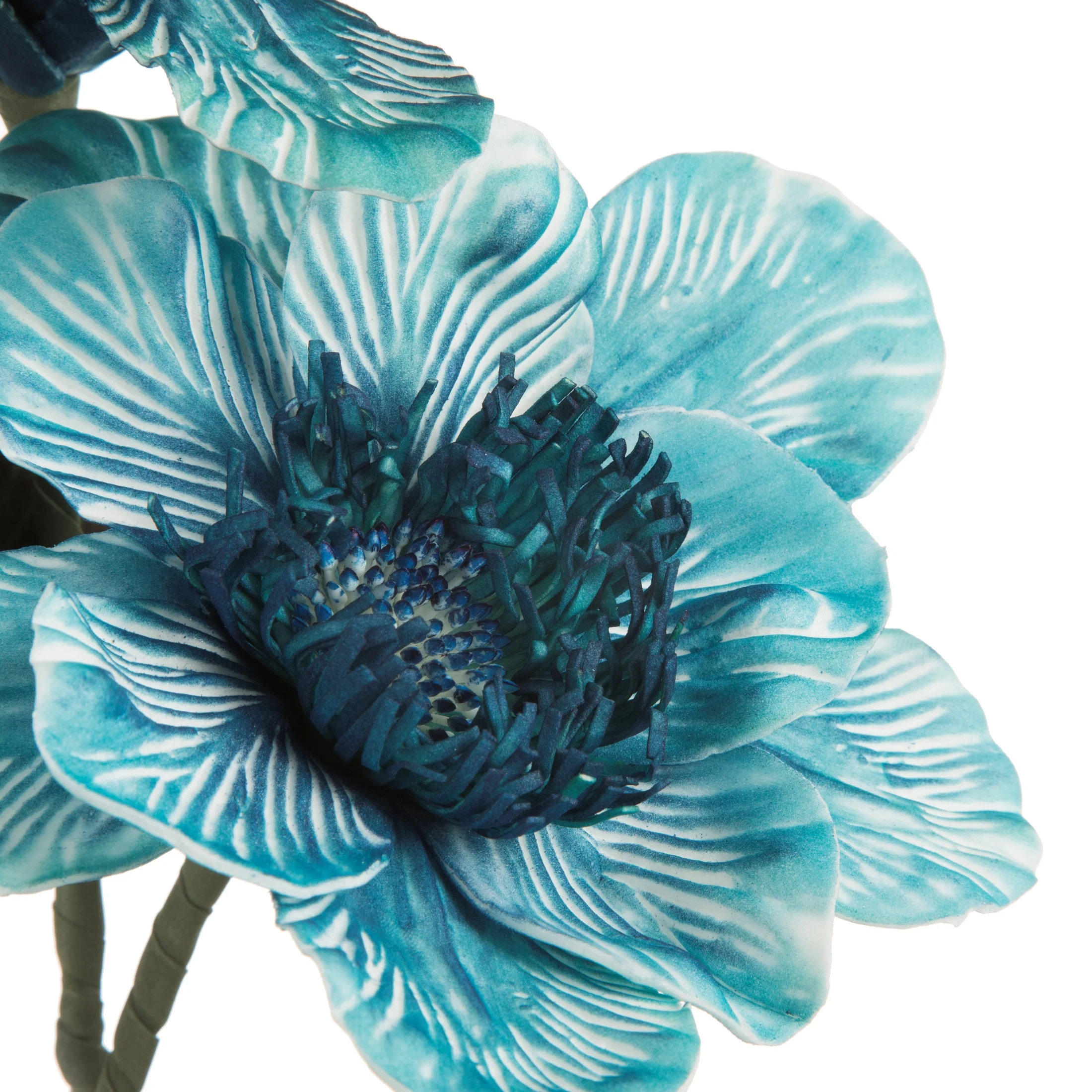 Kwiat sztuczny magnolii niebieski z plastycznej pianki foamiran 70 cm