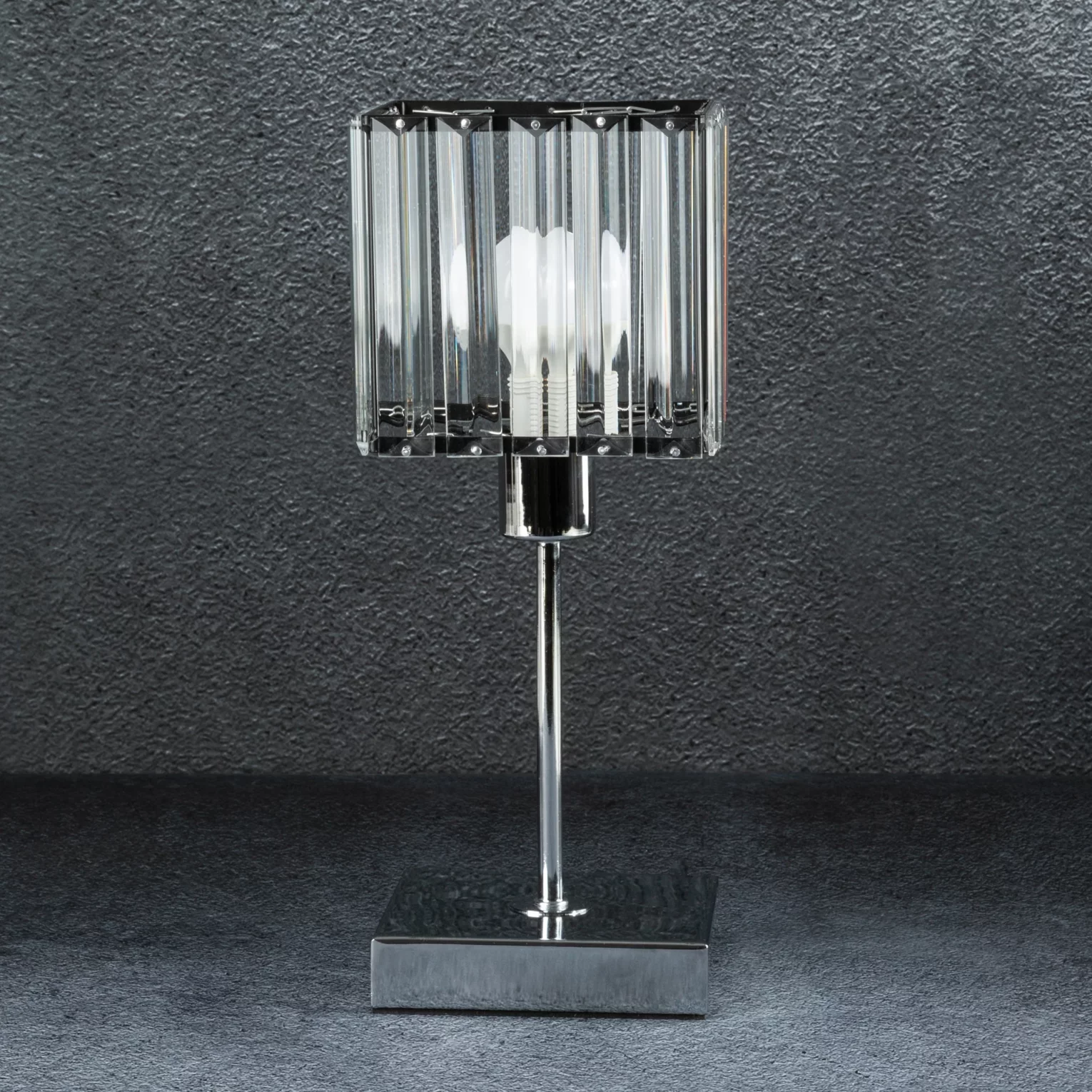 Lampka stołowa transparentna zdobiona kryształkami  średnica 13x31 cm SALY