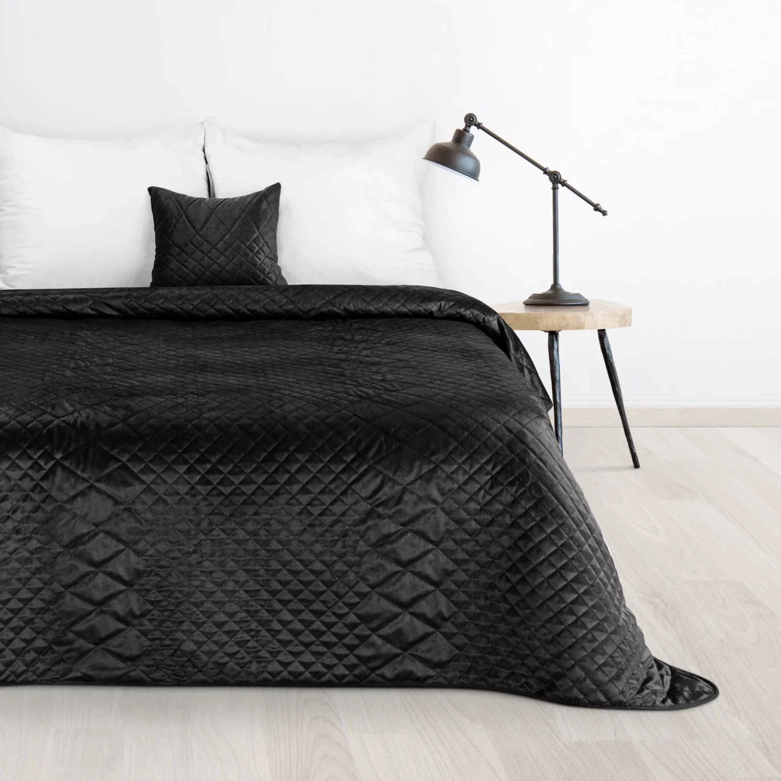Narzuta welwetowa czarna 170x210 cm pikowana metodą hot press w geometryczny wzór LUIZ 3 Design 91