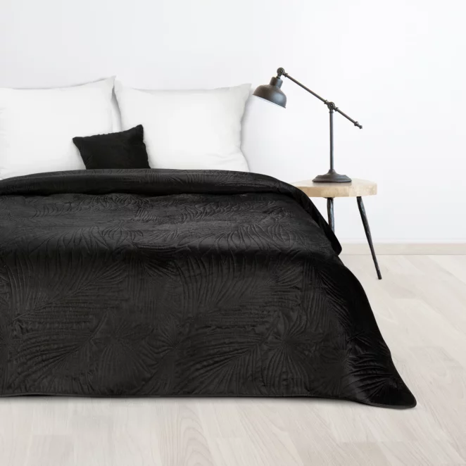 Narzuta welwetowa czarna 170x210 cm pikowana metodą hot press we wzór liści palmy LUIZ Design 91