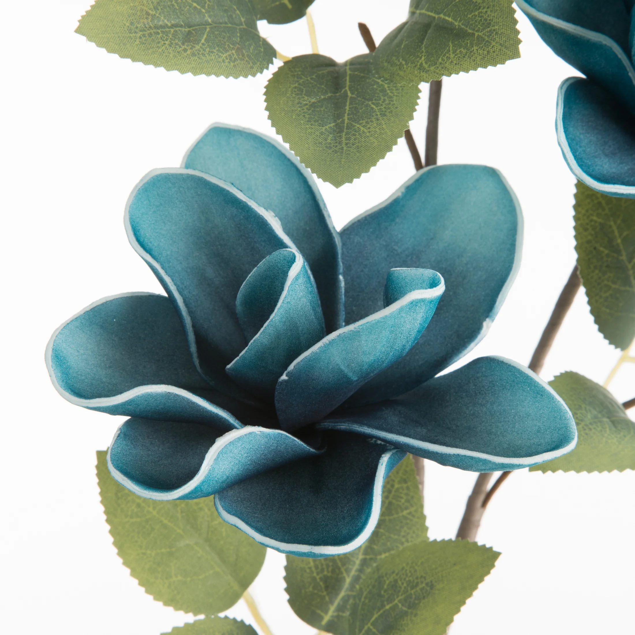 Kwiat sztuczny magnolii niebieski z plastycznej pianki foamirian 68 cm