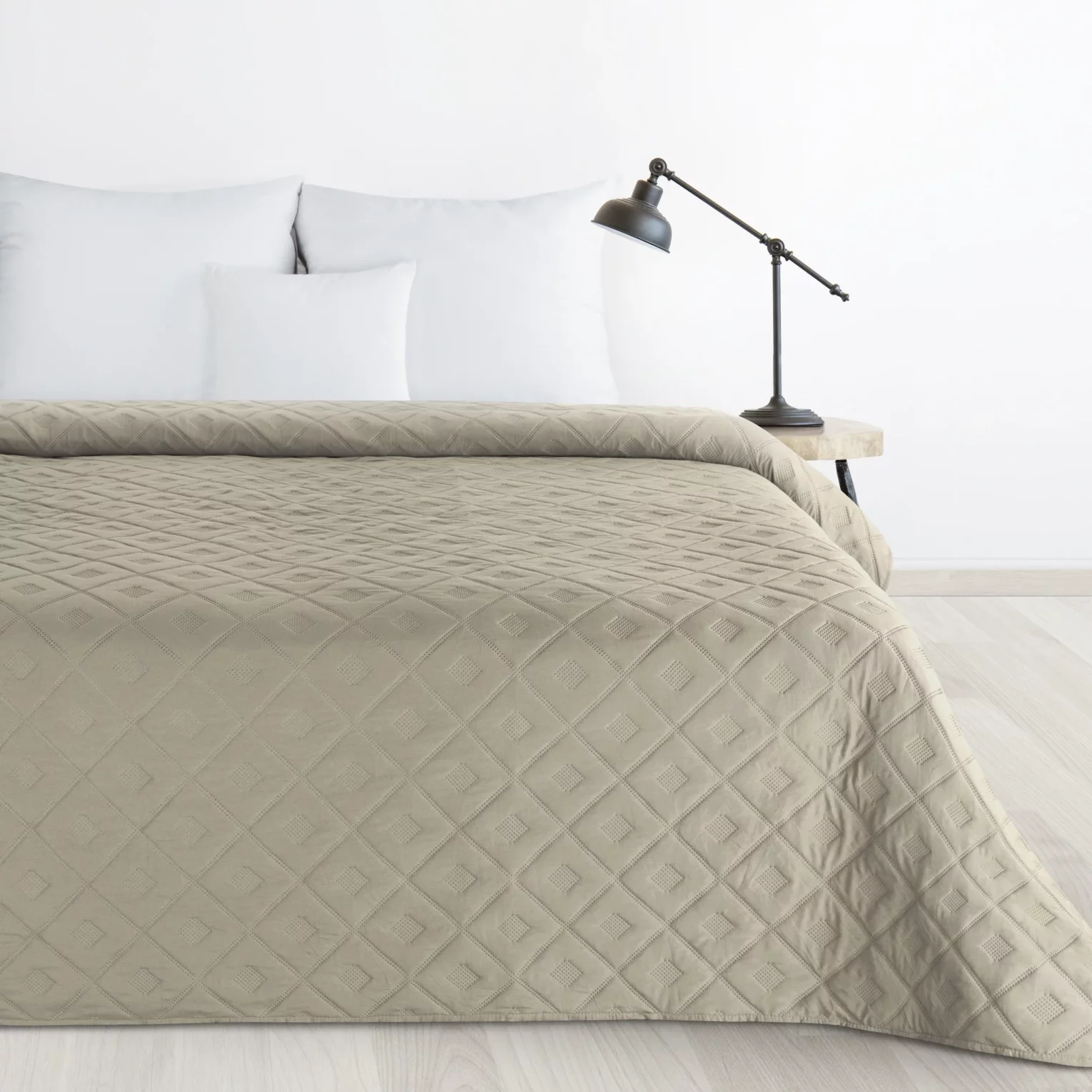 Narzuta ciemnobeżowa 170x210 cm z geometrycznym wzorem wykonana techniką hot press ALARA 6 Design 91