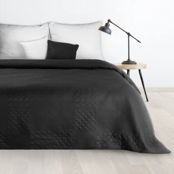 Narzuta czarna 170x210 cm z patchworkowym motywem wytłaczanym techniką hot press BONI 5 Design 91