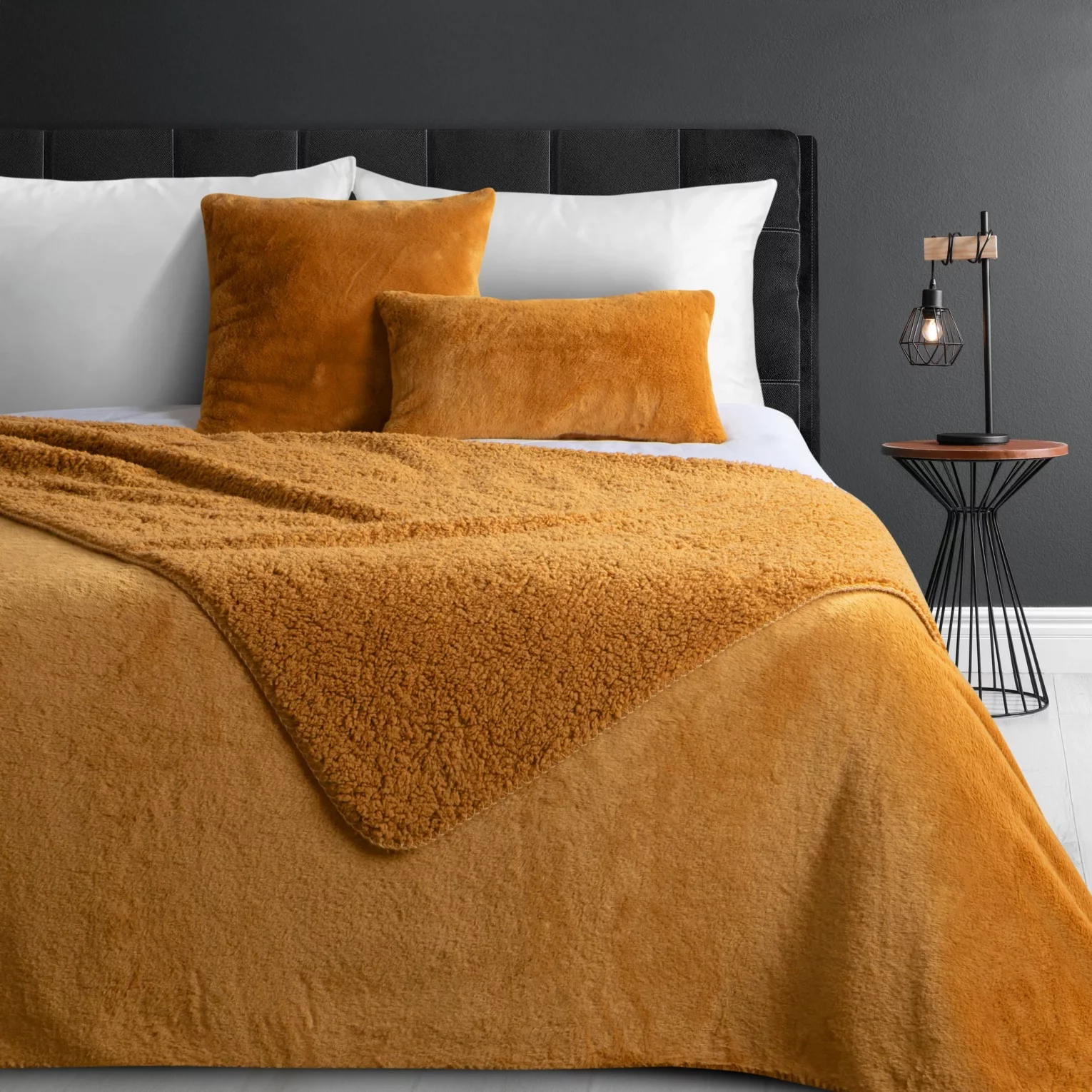 Narzuta dwustronna z przyjemnego futerka i tkaniny barankowej miodowa 170x210 cm NINA Eurofirany Premium