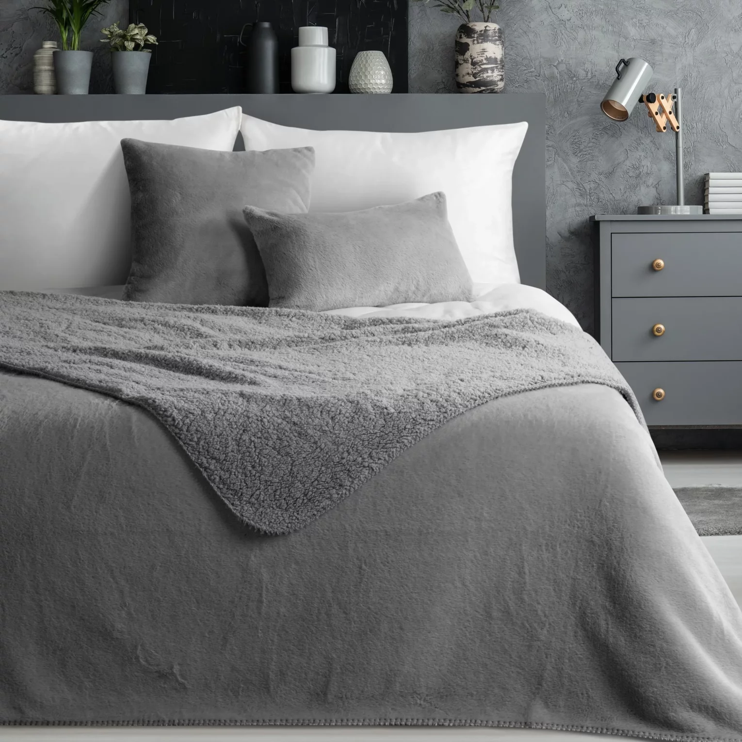 Narzuta dwustronna z przyjemnego futerka i tkaniny barankowej srebrna 170x210 cm NINA Eurofirany Premium