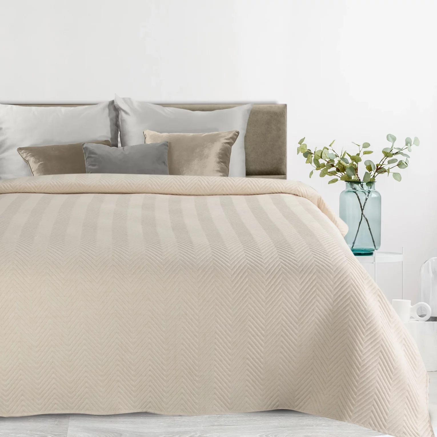 Narzuta z tkaniny o strukturze lnu kremowa 200x220 cm pikowana w wzór jodełki LEN 3 Eurofirany Premium