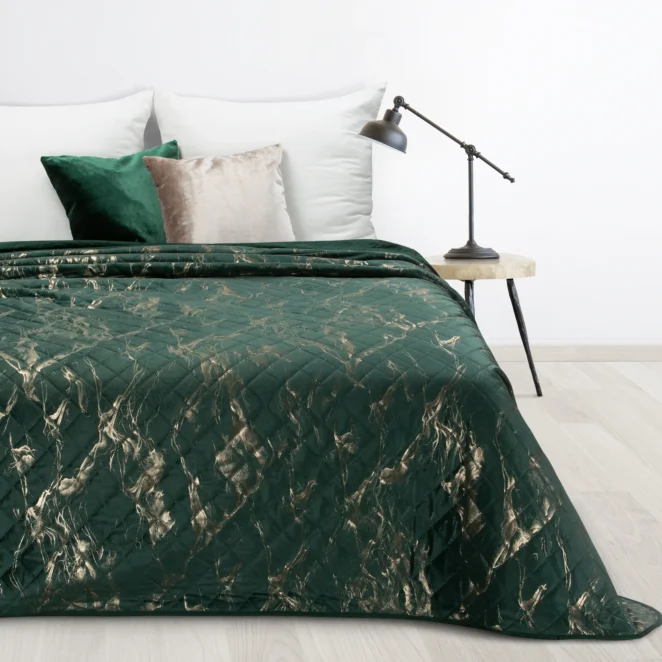 Narzuta welwetowa ciemnozielono, złota 170x210 cm z welwetu zdobiona wzorem marmuru LUIZ 6 Design 91