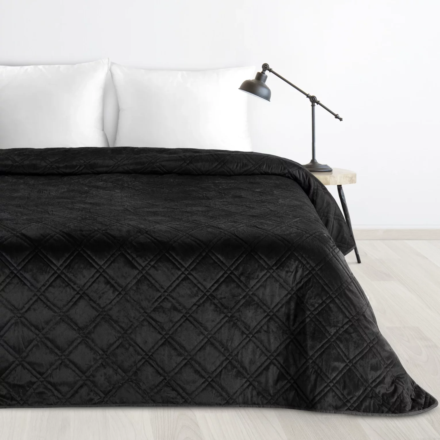 Narzuta welwetowa czarna 170x210 cm pikowana metodą hot press wzór geometryczny LUIZ 8 Design 91