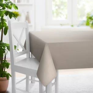 Obrus na wymiar jasnobeżowy z miękkiej tkaniny o naturalnym splocie w stylu ekologicznym
