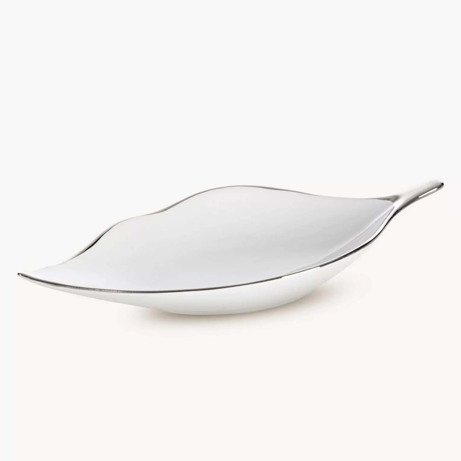 Patera ceramiczna biało-srebrna  w kształcie liścia 13x30x5 cm ABBI