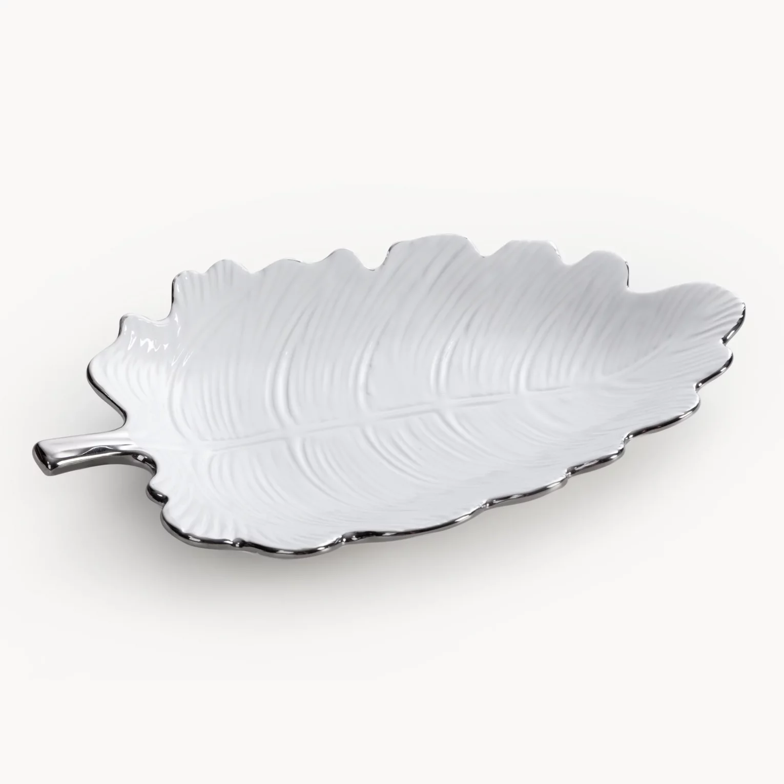 Patera ceramiczna dekoracyjna biało-srebrna  w kształcie liścia 30x14x4 cm ALMA 1