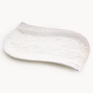 Patera ceramiczna dekoracyjna perłowa zdobiona wypukłym wzorem 26x18x2 cm NINA